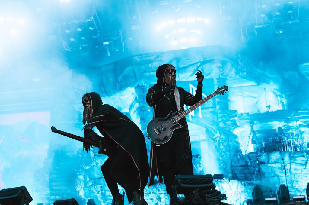 Sleep token Download Festival 2025 - III et IV, bassiste et guitariste de Sleep Token au Download Festival en 2025