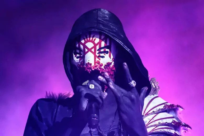 sleep token science - Vessel chantant, avec ses bagues